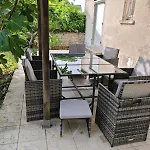 Maison, Terrasse, Parking, 4lits, Et Canapé Lit, 7personnes *