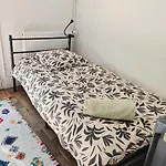 Maison, Terrasse, Parking, 4lits, Et Canapé Lit, 7personnes * Poitiers