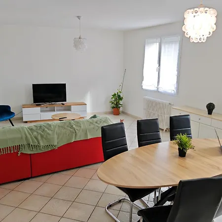 Maison, Terrasse, Parking, 4lits, Et Canape Lit, 7personnes 度假居 *