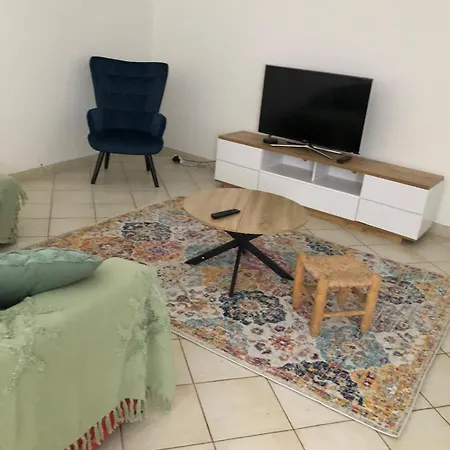 度假居 Maison, Terrasse, Parking, 4lits, Et Canape Lit, 7personnes 普瓦捷