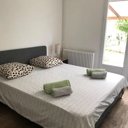 Hébergement de vacances Maison, Terrasse, Parking, 4lits, Et Canapé Lit, 7personnes Poitiers