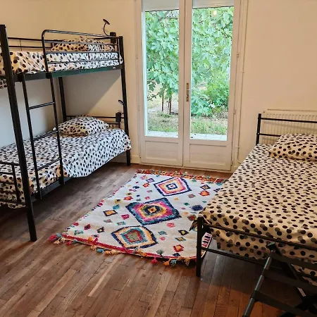 Maison, Terrasse, Parking, 4lits, Et Canape Lit, 7personnes Holiday home Poitiers