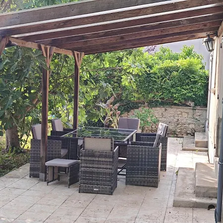 Maison, Terrasse, Parking, 4lits, Et Canape Lit, 7personnes * 普瓦捷