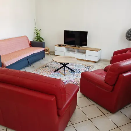 Hébergement de vacances Maison, Terrasse, Parking, 4lits, Et Canapé Lit, 7personnes Poitiers