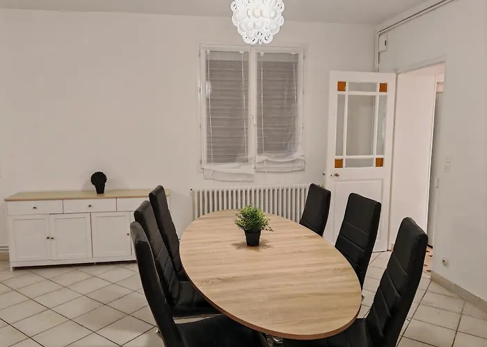 Maison, Terrasse, Parking, 4lits, Et Canape Lit, 7personnes Ferienhaus Poitiers