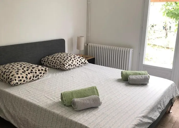 Dom wakacyjny Maison, Terrasse, Parking, 4lits, Et Canape Lit, 7personnes Poitiers